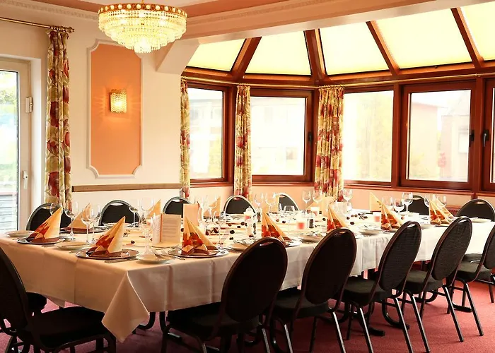 马瑞亚拉霍夫酒店 3*